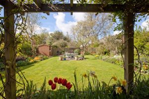 4 Magdalene Lane_Garden (1)- click for photo gallery